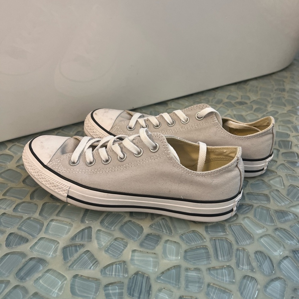 Converse Chuck Taylor Unisex All Star Low Sneaker Size Men 6  Women 8